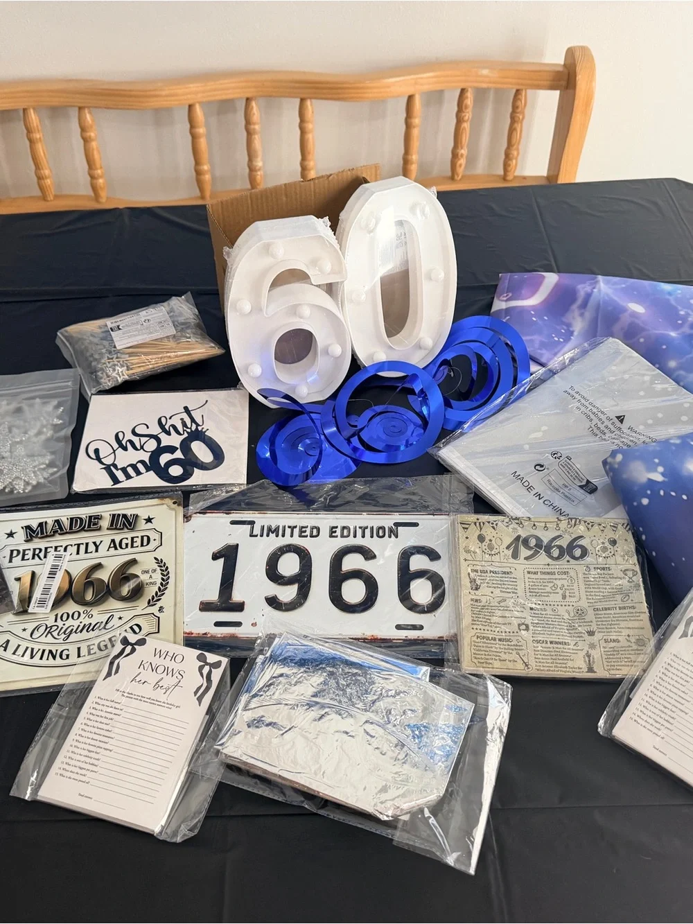 60th Birthday Party Décor Kit - White & Blue